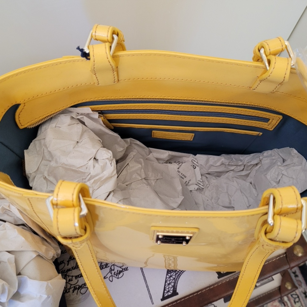 Dooney and Bourke Patent Leather Purse - Picture 6 of 7